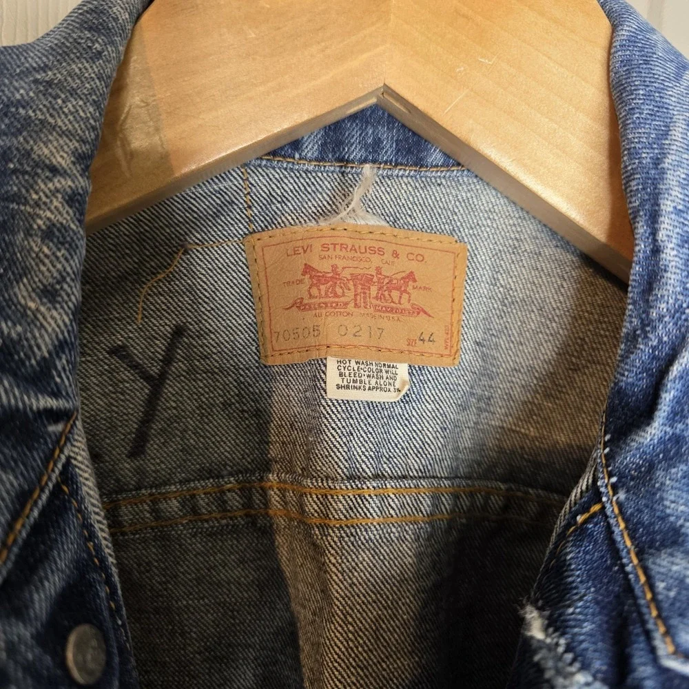Vintage Levi's Type 3 Medium Blue Denim Trucker Jacket 70505 0217 USA Size 44 - Picture 4 of 11